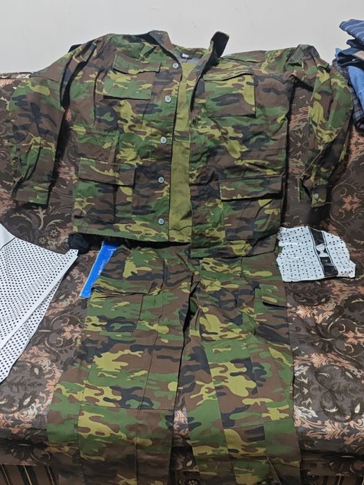 Военная форма  через цветка