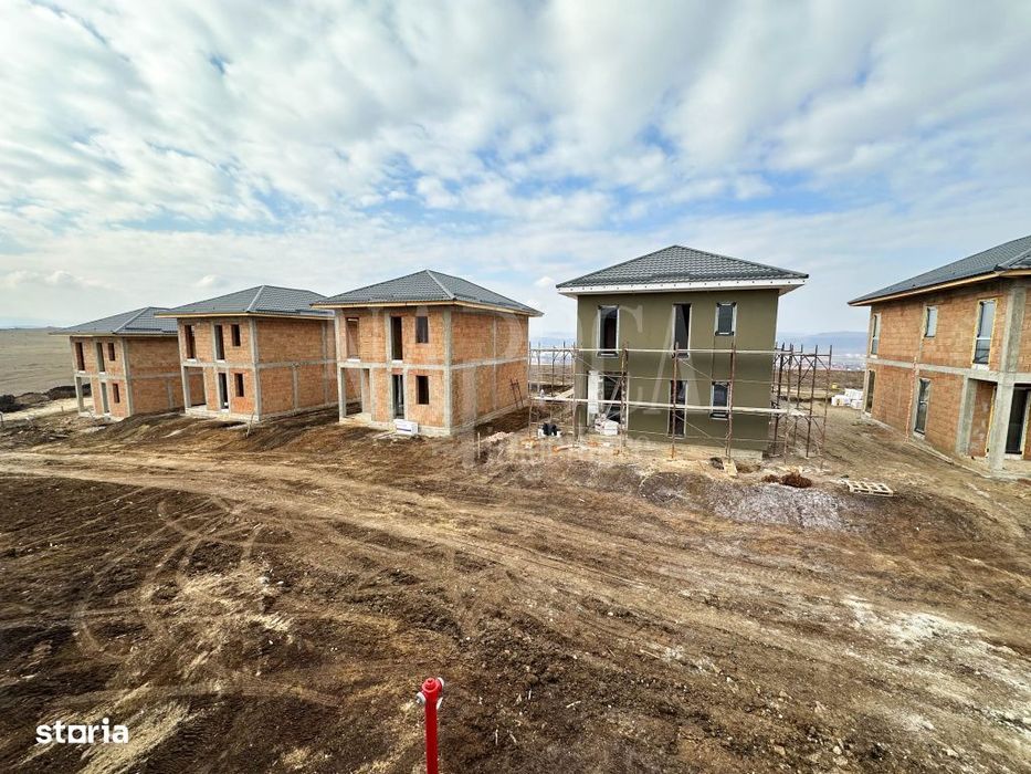 Casa 4 camere de vanzare in Apahida