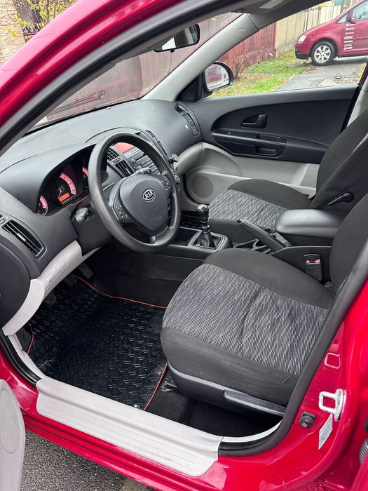 Vând Kia Ceed 1.6 CRDi, an fabricație 2008,