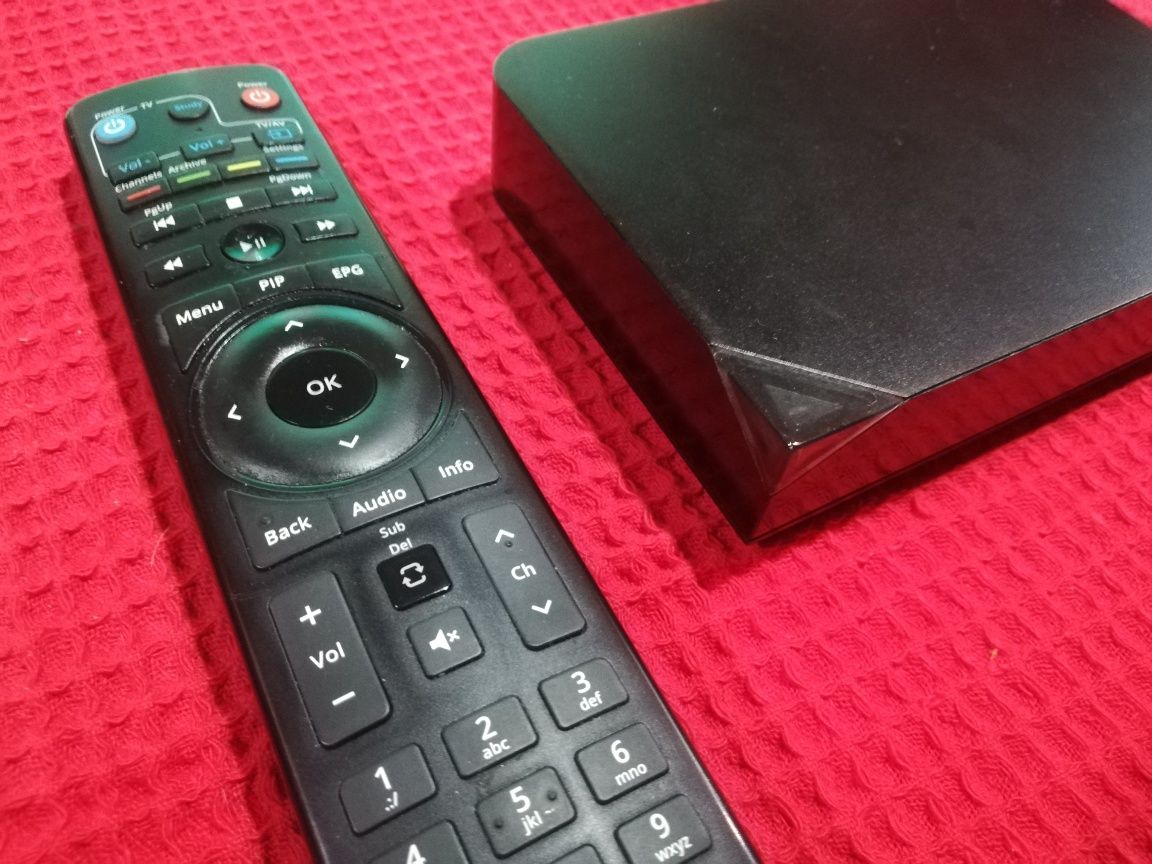 Tv box A1 декодер тв бокс телевизионна кутия за IP телевизия като нова