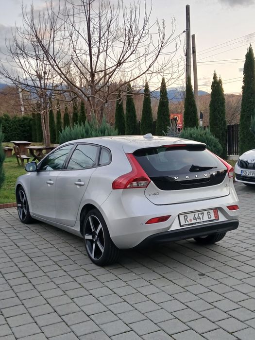 Vând Volvo v40 2.0 Diesel 2015 adus recent din Germania