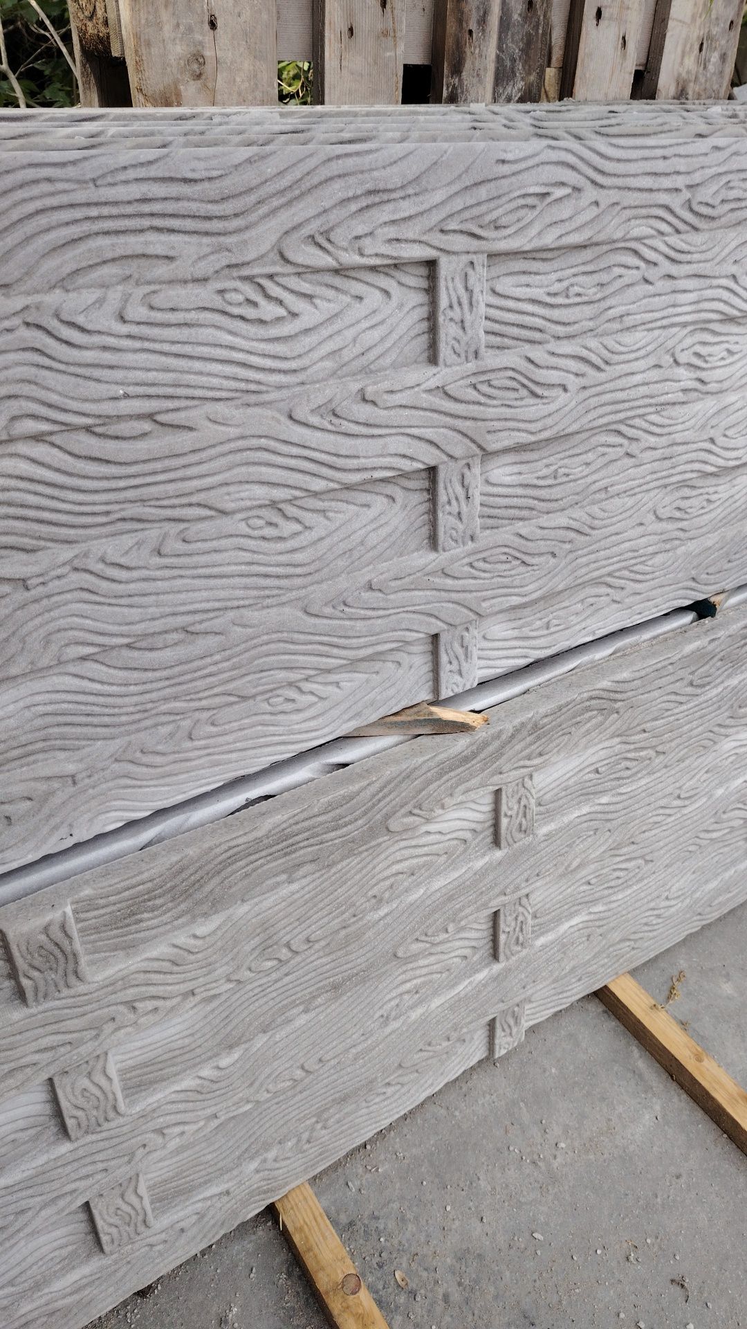 Gard din placi prefabricate de beton