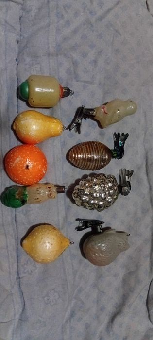 Игрушки ёлочные продаются