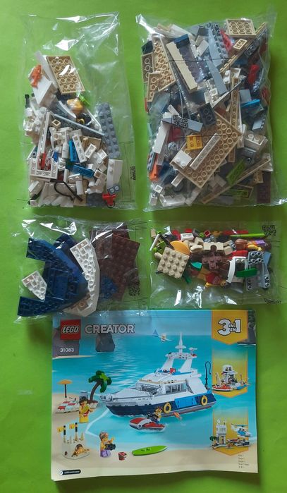 LEGO Creator 3 in 1 - Aventuri in croaziera 31083 - 597 piese