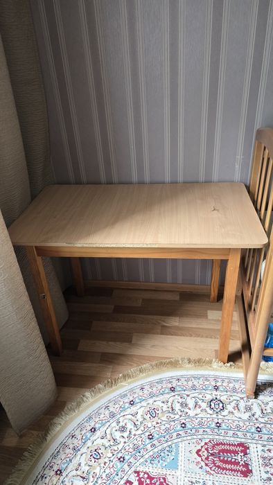 Продам стол. 5000 тг.
