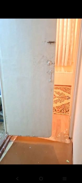 Uy sotiladi 1 xonali 2 xona qilingan