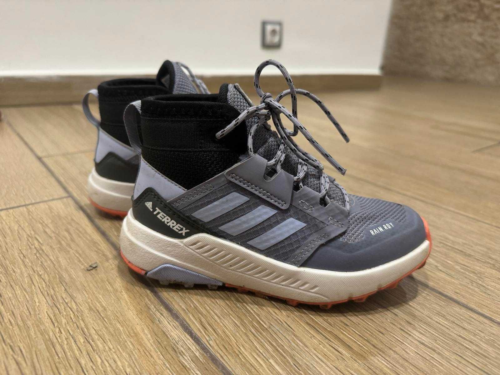 НОВО! Детски обувки Adidas Terrex за момче - 28 номер