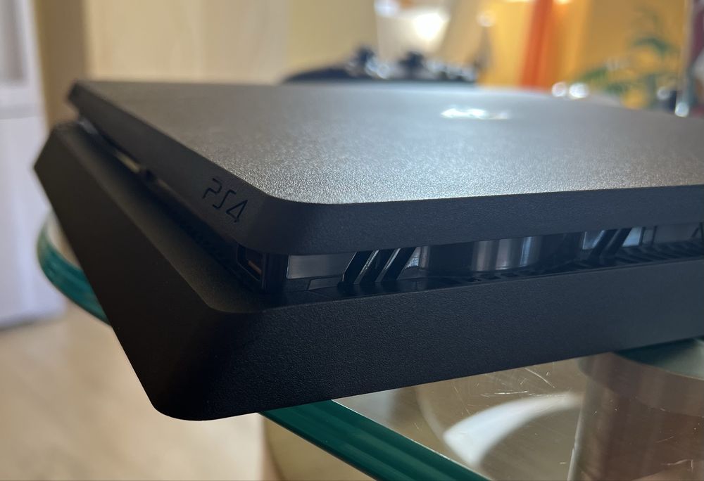 Playstation 4 Slim 1TB - PS4