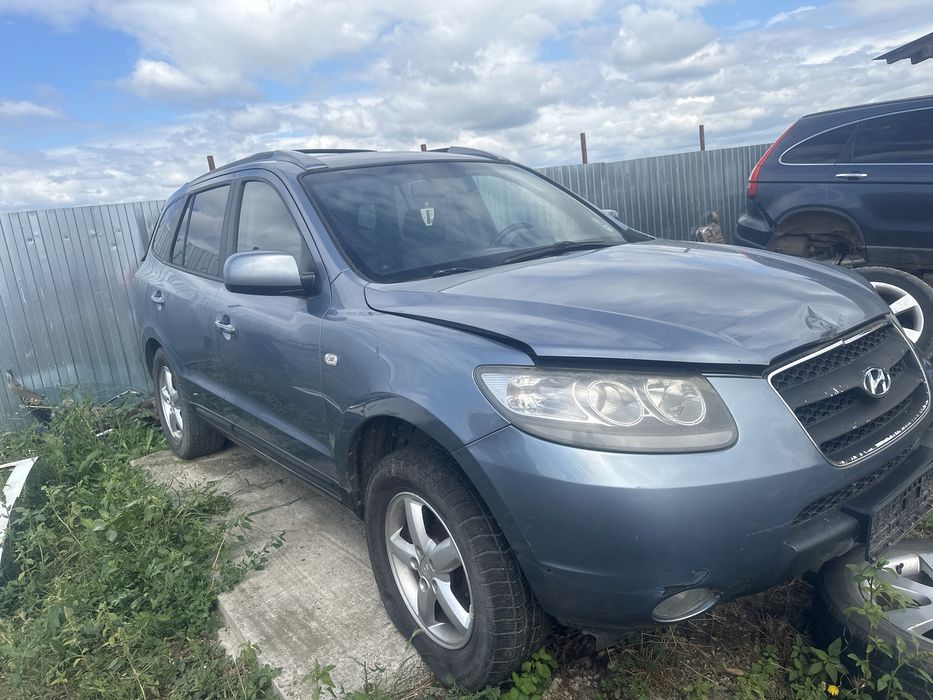 Dezmembrez Dezmembrari Hyundai Santa Fe 2 motor 2.2 crdi 2008