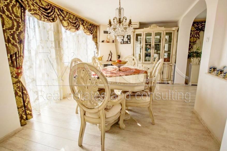 Продава се Къща в Варна, м-т Траката - 550 кв.м за 1800 €/кв.м - Снимка #2