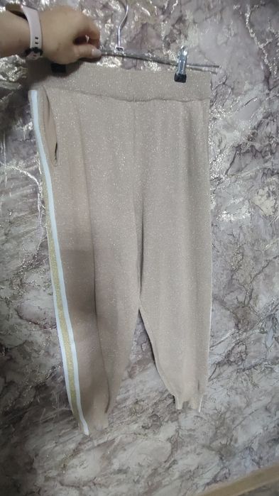 Вязаный костюм хорошего качества