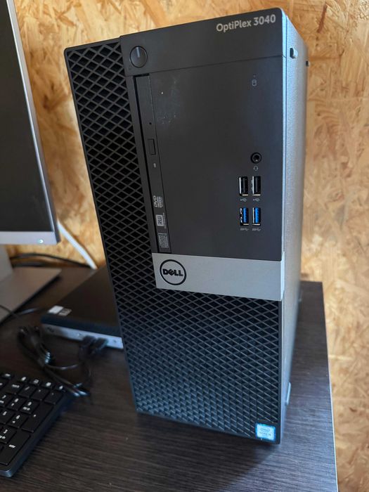 Calculator/Laptop office