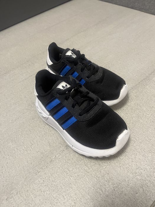 Adidasi adidas, marimea 23 și 1/3