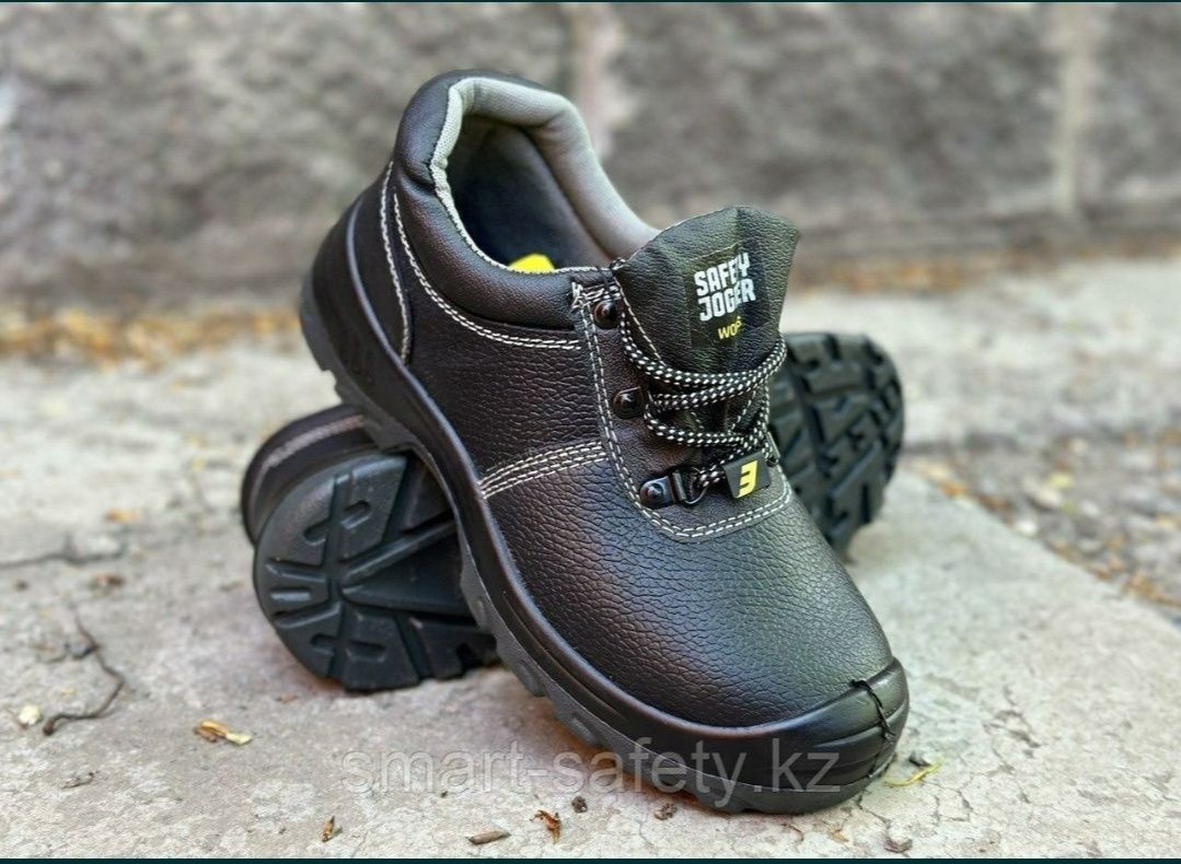 Полуботинки рабочие Safety Jogger. 
Новый, размер - 42. Носочка метали