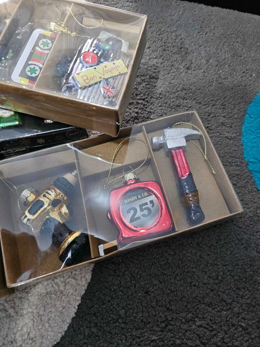 Seturi de globuri mici ideale pentru cadou