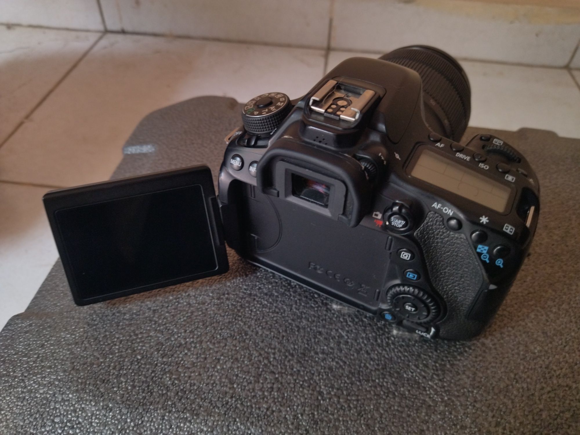 Canon 80d sotiladi