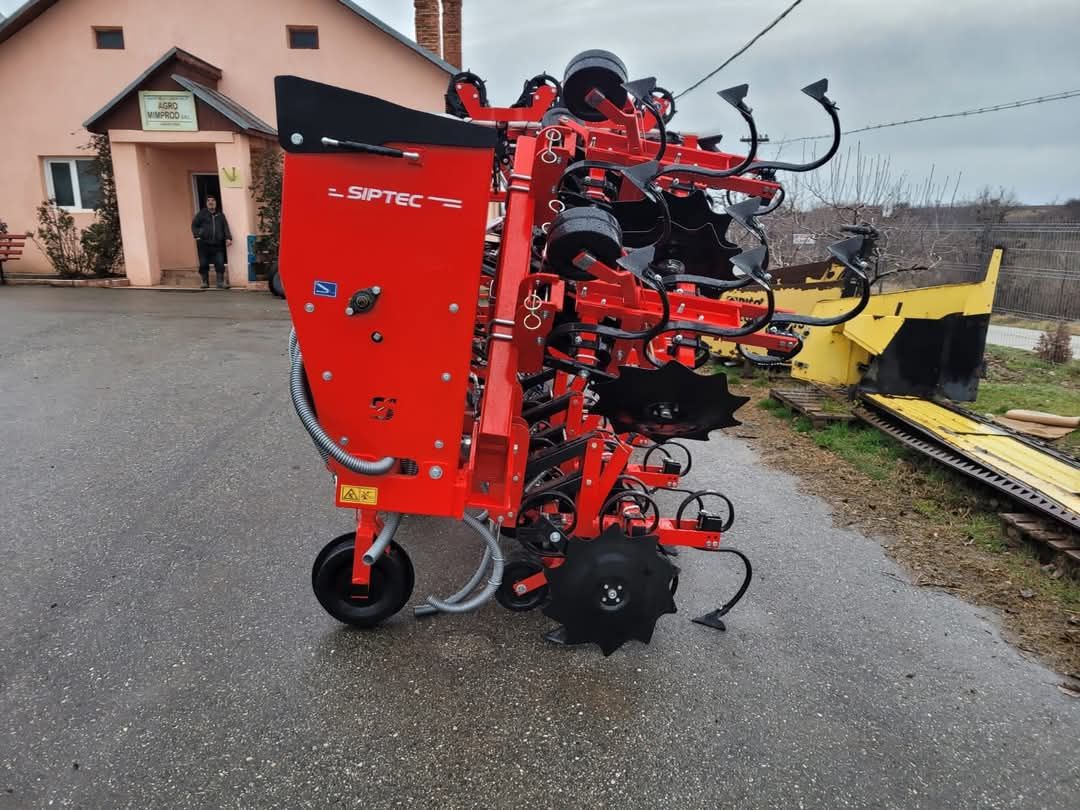Cultivator rabatabil hidraulic