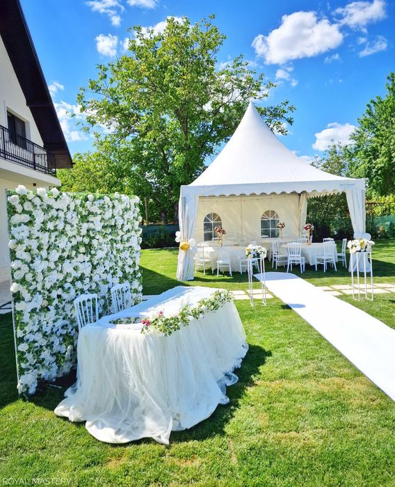 Mese, Corturi, Scaune și Decorațiuni de închiriat