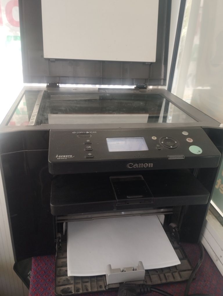 Printern sotiladi sensys mf4410