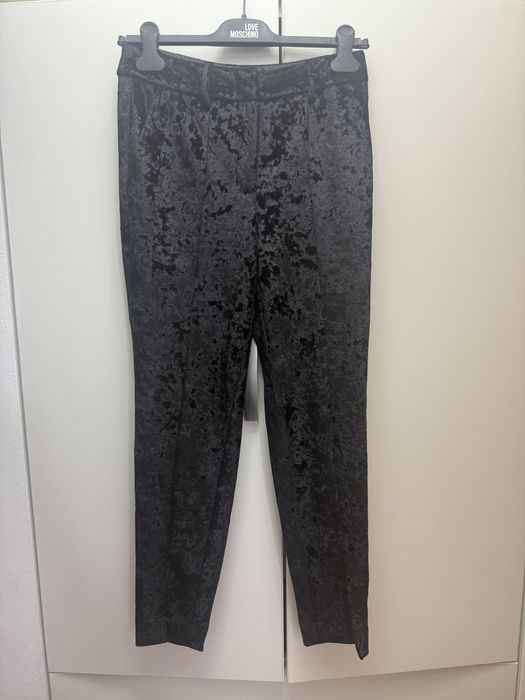 Pantaloni catifea Reserved
