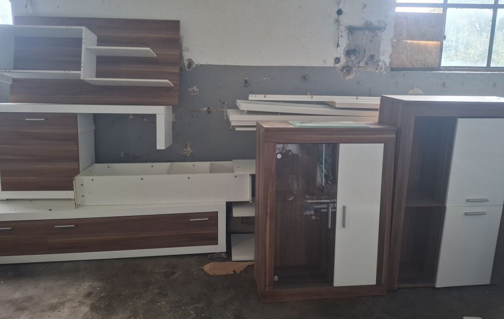 Vând mobila living si dressing