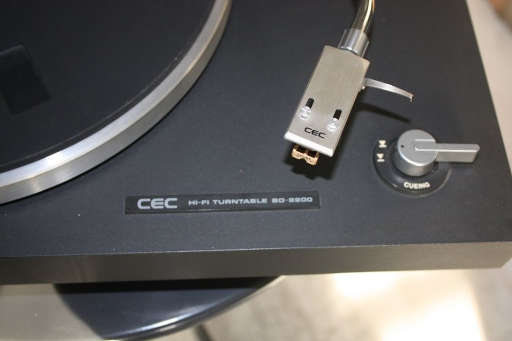 Грамофон C.E.C. BD-2200 Hi-Fi