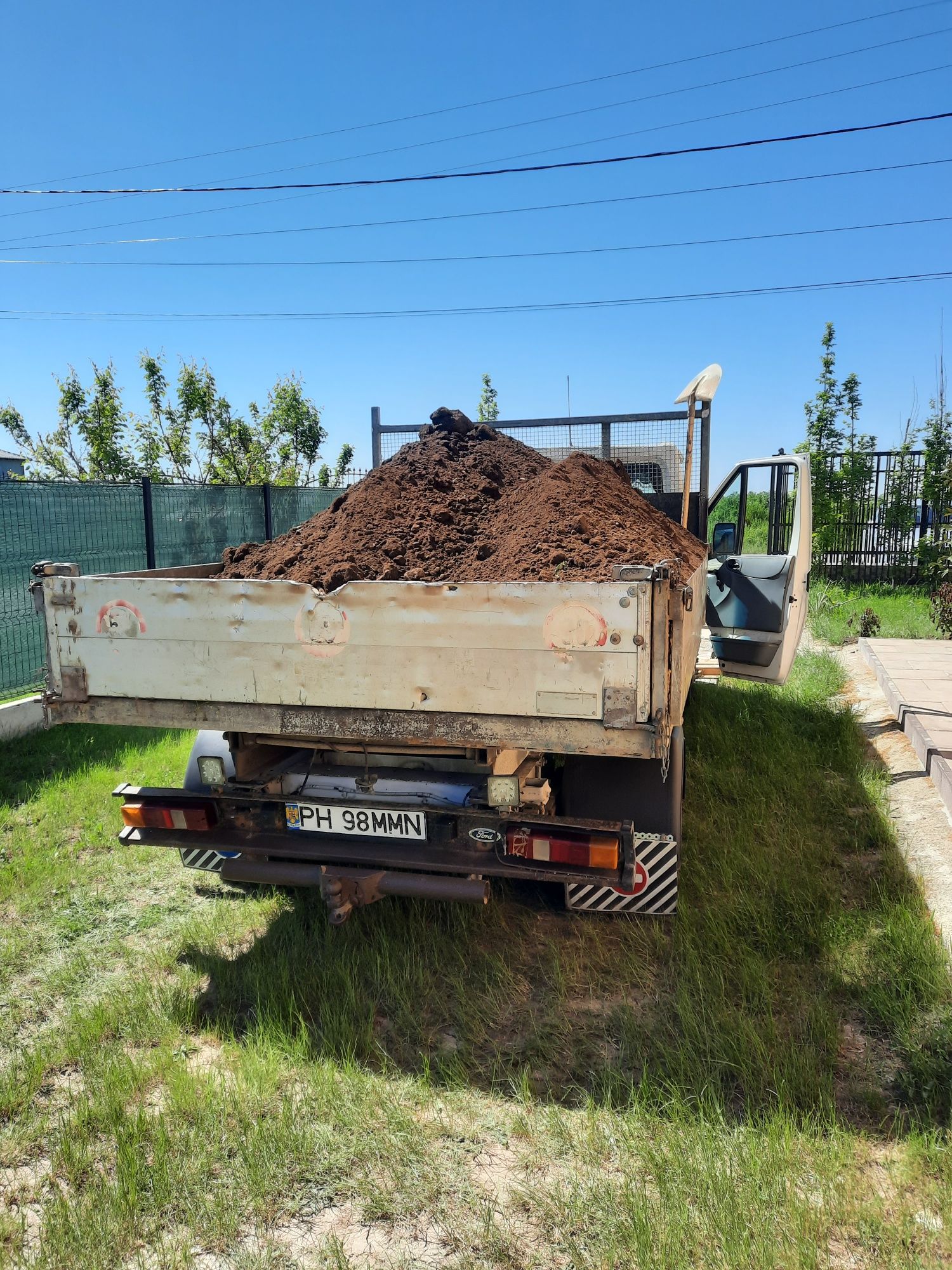 Pamant negru 3m³/5m³,miniexcavator,picon,bobcat,moloz,agregate