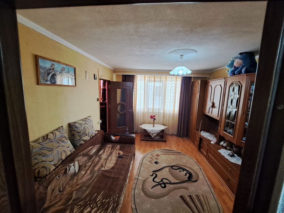 Vand apartament  lângă ieșire A1