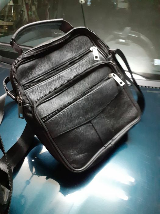 Две кожени чанти много запазени