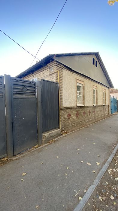 Срочно продается дом по улице Торайгырова 157.