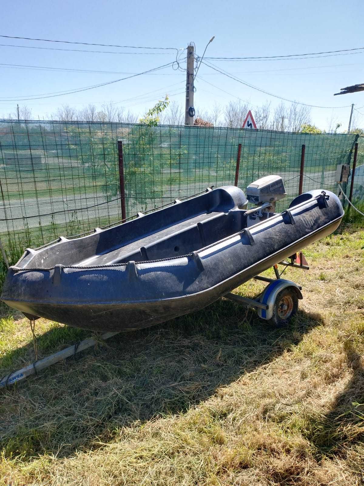 Vind barca cu motor 8 cai