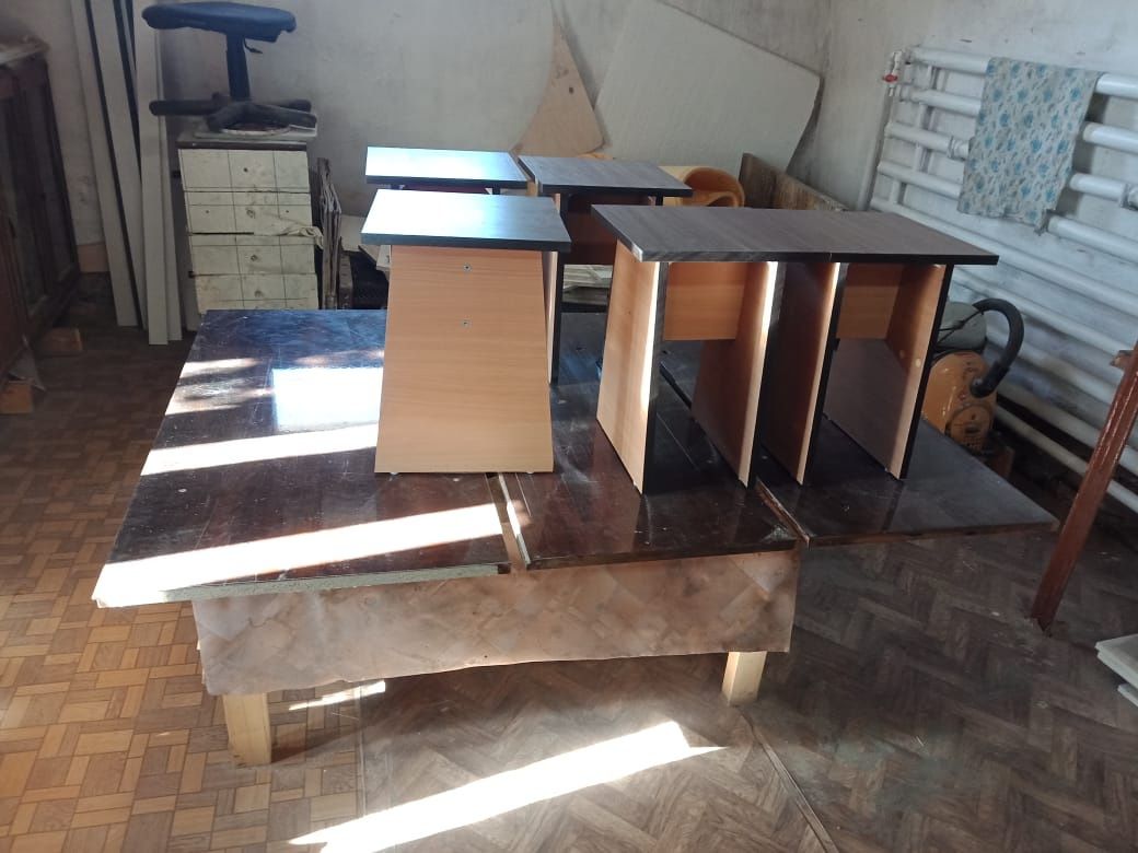 Кухонные  столы стулья
