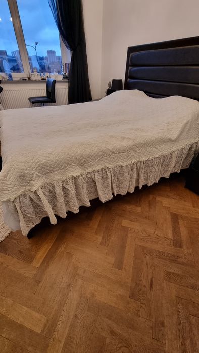 Cuvertura pentru pat din dantela alba