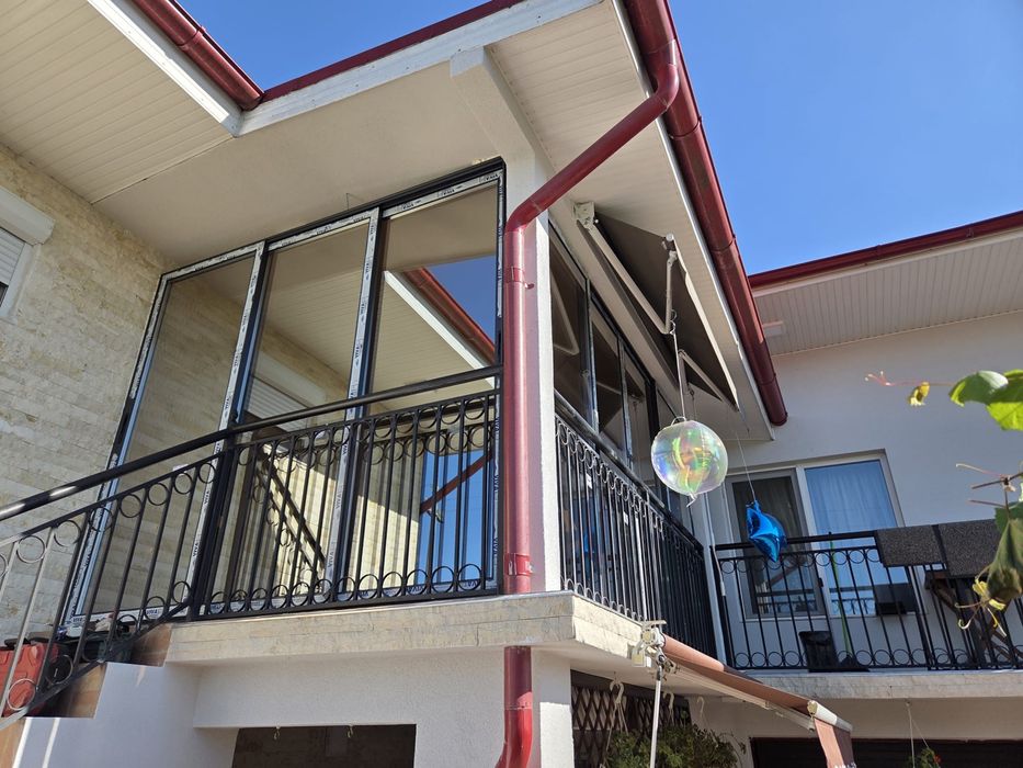 Inchderi terase cu usi glisante din aluminiu cu geam termopan