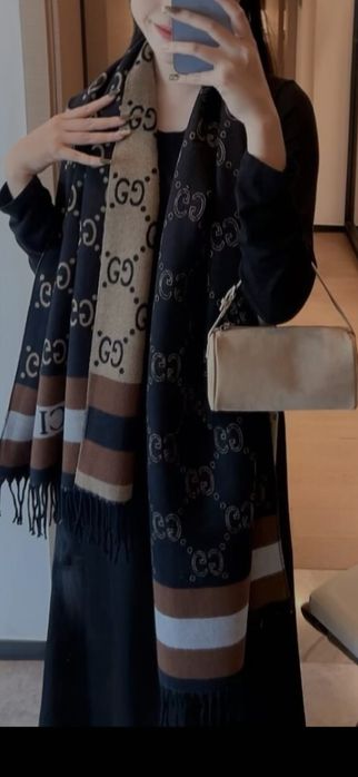 Esarfa-fular Gucci, model 2026, 3 modele