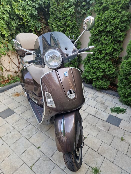 Piaggio Vespa GTS 250