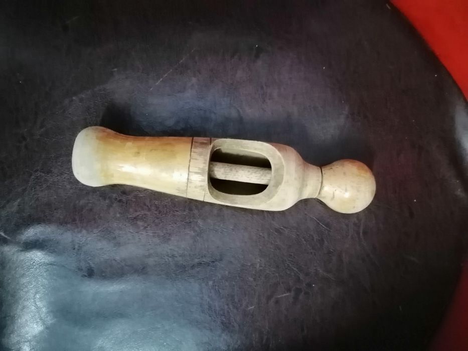 Rasnita veche lemn piper