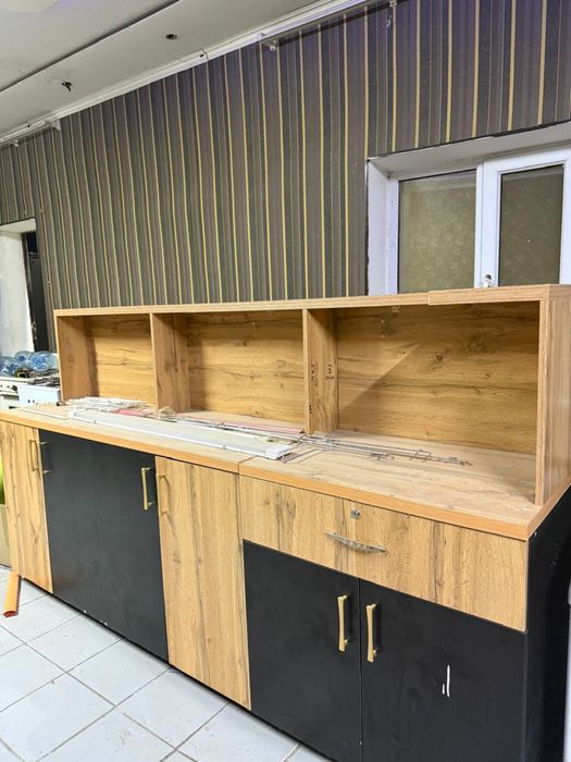 Шкаф для кассы..