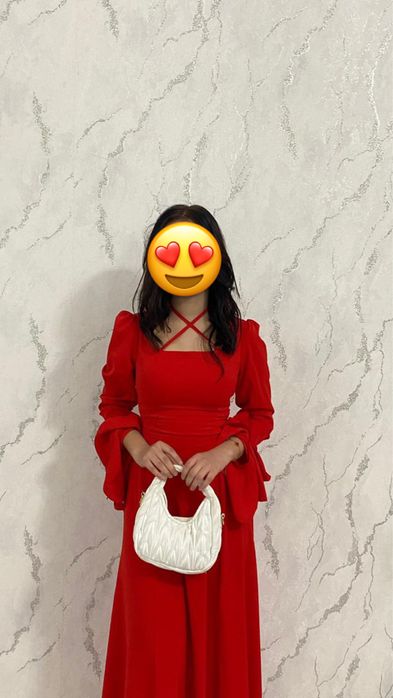 Вечерный,красное платье одета один раз, размер S, M  рост модели 160