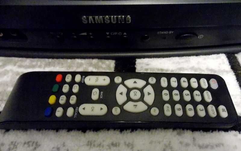 TV color Samsung CK-3339T 35cm cu telecomanda