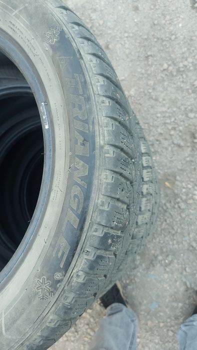 Продам комплект зимних шин шины Triangle R17 215 /55