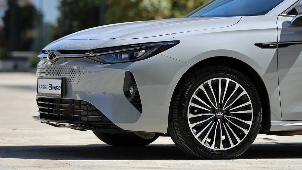 Arrizo 8 Hybrid янги бизнес седан