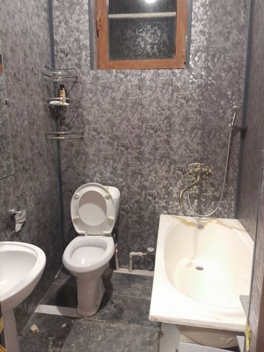 Коттедж.  2 комнаты.  Азербаджан центр.   350 уе