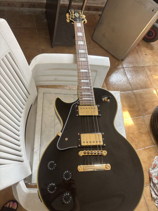 Електрическа китара Epiphone Les Paul Custom Pro