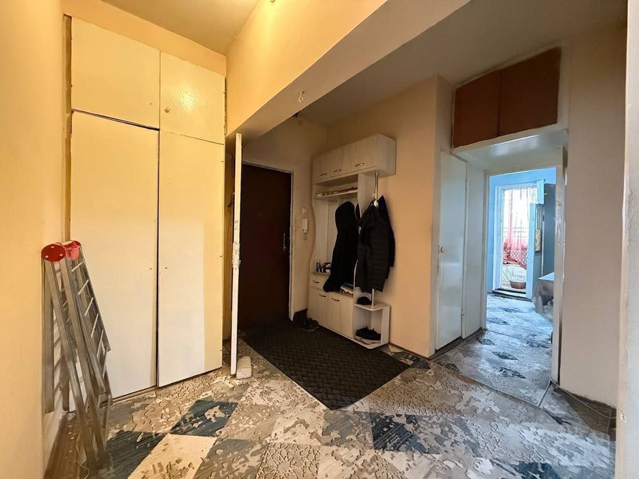 3 комнатная на Юнусабаде 3 квартале на 9 этаже 9 этажного дома