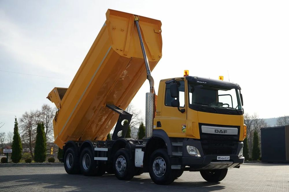 DAF CF 85.410 / 8x4 / BASCULĂ SPATE / CLAPETĂ HIDRAULICĂ / ANVELOPE 100% / MANUALĂ / EURO 6