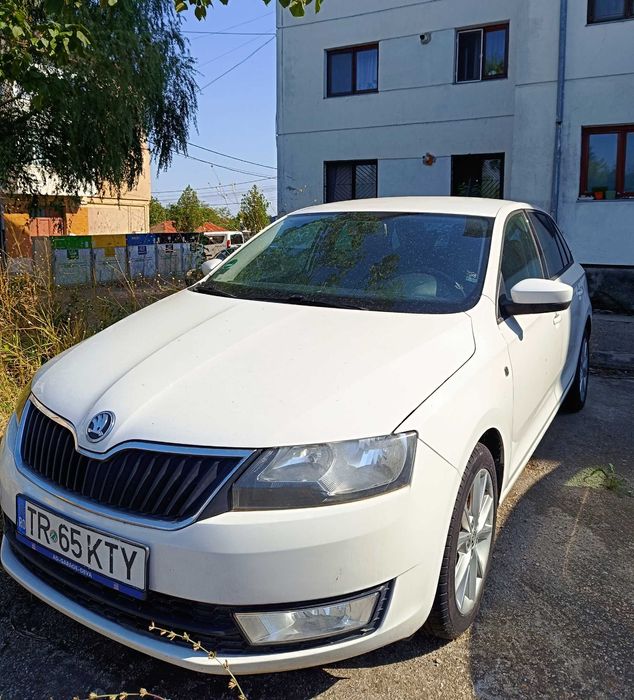 Skoda Rapid,berlină cu hayon.