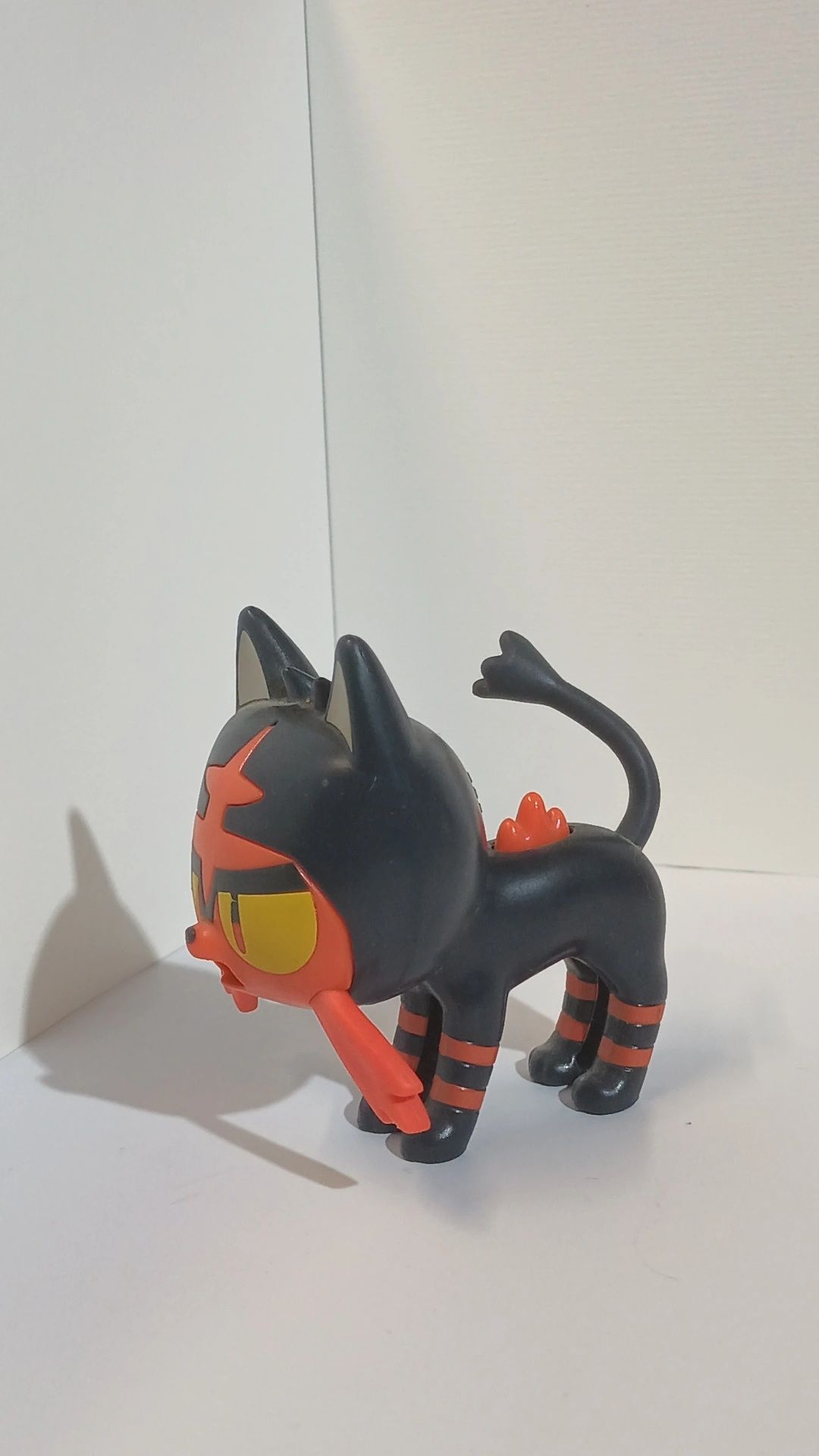 Figurine pokemon litten,eevee,moncolle