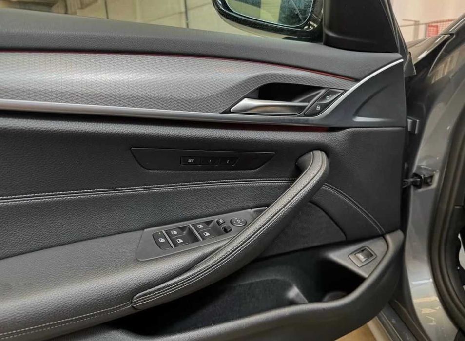 VÂND SERIA 5 = An 2020-Xdrive pachet M - 2.0 Disel .. Adusă Recent ..