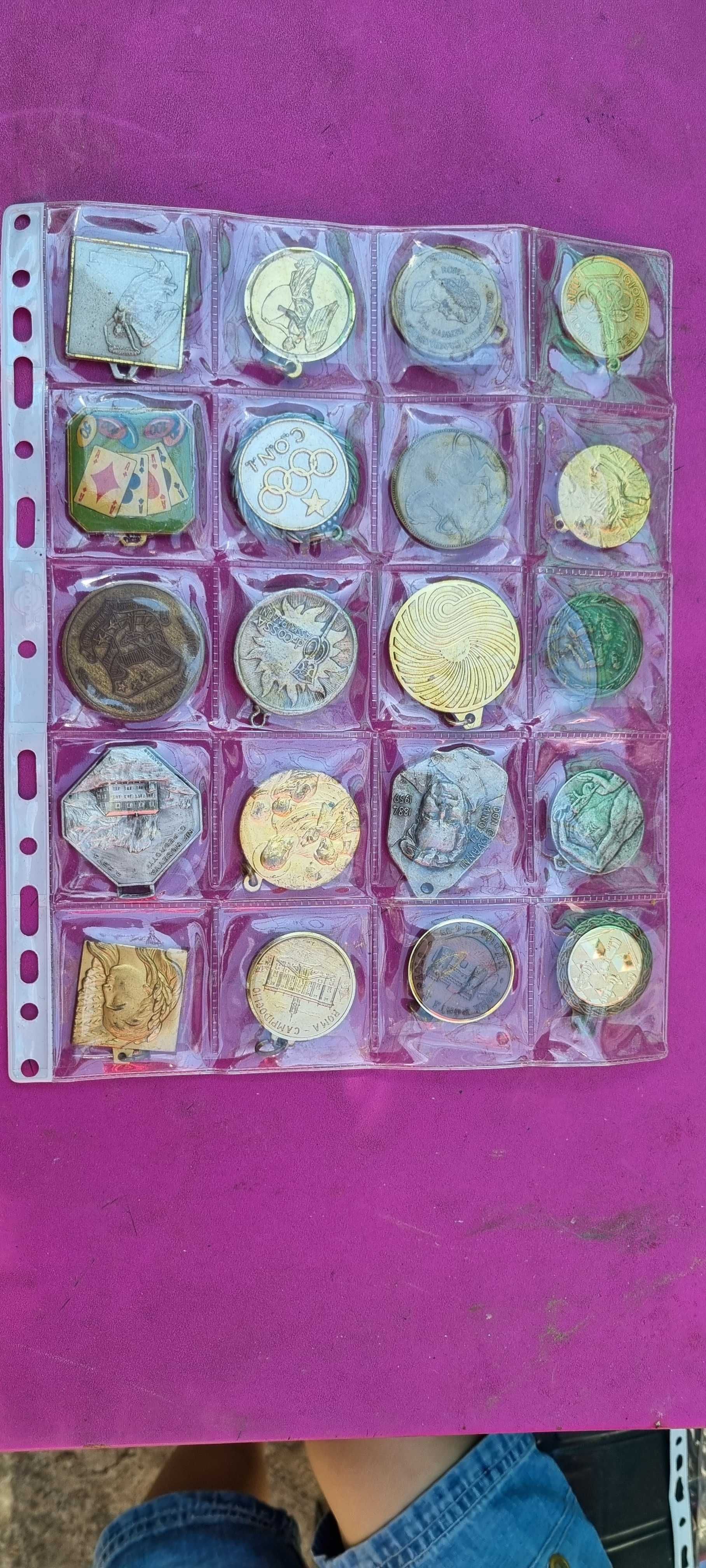 vind colectie de monezi si medalii